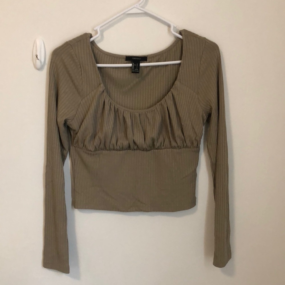 Green/tan cropped long sleeve